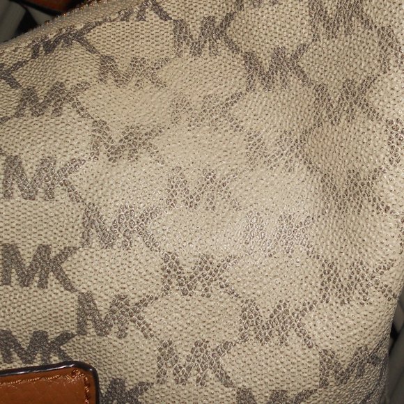 Michael Michael Kors Elana Handbag Vanilla/Beige Missing Tassel, Long Strap - Picture 13 of 16